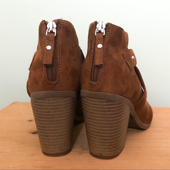 Indigo Rd. Brown Suede Heeled Booties - Picture 3 of 8